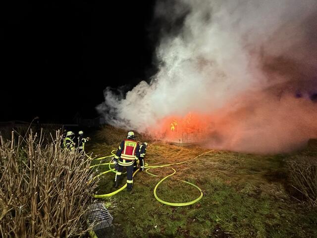 Löschangriff | Foto: Frank Ewald/Feuerwehren Samtgemeinde Oldendorf-Himmelpforten