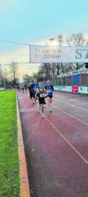 Max Schröter (Mitte) und Sebastian Franke (re.) führten schon nach der ersten Runde | Foto: ig