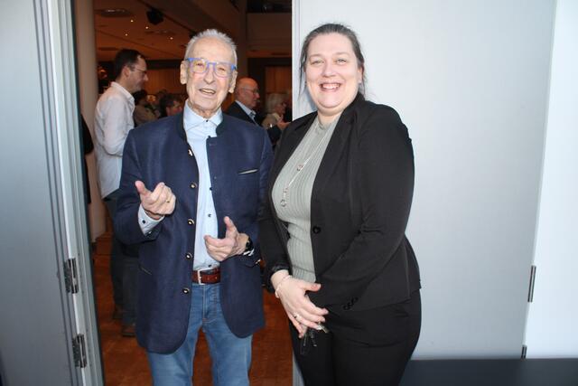 Vorsitzende von Sportvereinen unter sich: Hu Sanae Kaisik (TSV Buchholz 08) und Arno Reglitzky (Blau-Weiss Buchholz)