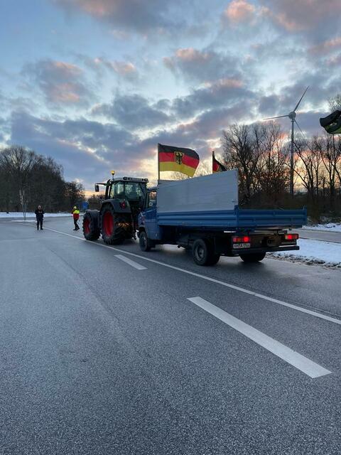 Protest an der A1 | Foto: Markus Hensel