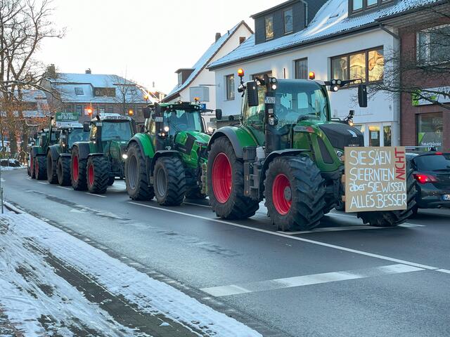 Die Trecker in Buchholz | Foto: Wübbe