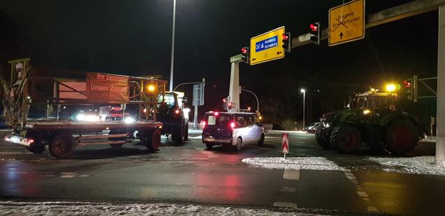 Die Kreuzung von B73 und B74 in Stade wird blockiert | Foto: K.H.