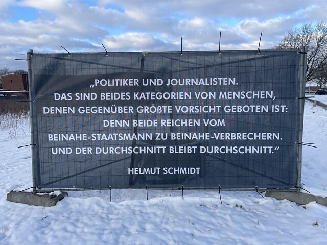 Systemkritische Äußerungen haben aktuell ihren Platz in Maschen gefunden. Zitiert und gleichzeitig angegriffen werden Politiker und Journalisten | Foto: sra