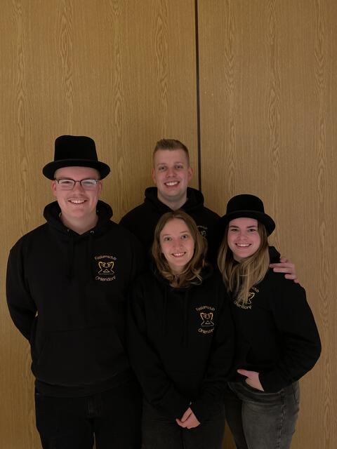 Die Faslamsfamilie (v.li.): Vadder - Jannes März, Kind - Tobias, Kind - Laurina Ferwing,  Mudder - Laura Bressler | Foto: Faslamsclub Ohlendorf