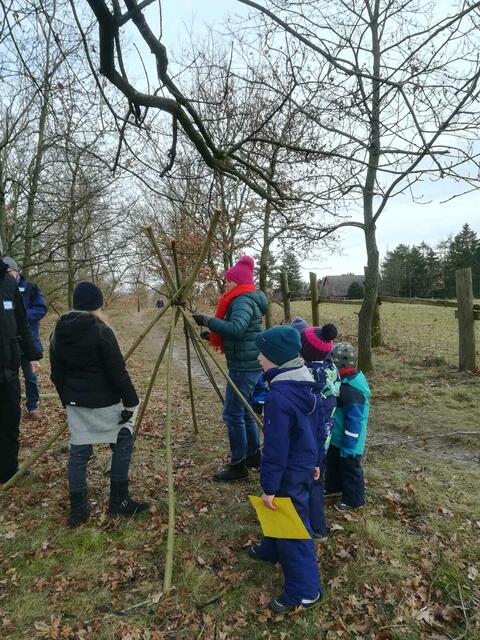 Bei der "Winter-Edition" von "Kirche Kunterbunt" gibt es spannende und attraktive Stationen. So wurde im vergangenen Jahr beispielsweise ein Tipi gebaut | Foto: Wilfried Wiegel