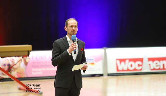Tanzsport-Abteilungsleiter Olaf Steffen eröffnete der Erstligaturnier in der Buchholzer Nordheidehalle | Foto: cc