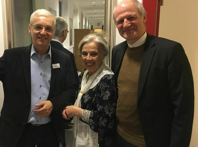 Das Ohnsorg-Theater zu Gast in Buchholz: Onne Hennecke (li.) mit Heidi Mahler und Michael Lang | Foto: Empore Buchholz