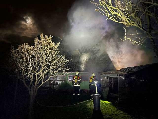 Nächtlicher Feuerwehreinsatz in Jork | Foto: Polizei