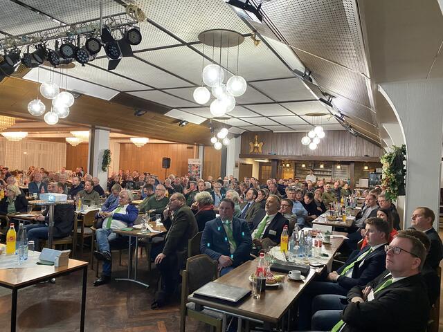 Über 200 Mitglieder und Gäste in Böttchers Gasthaus | Foto: Maschinenring Harburg