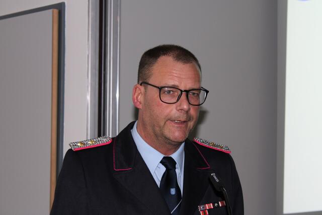 Stephan Woitera fand erneut deutliche Worte zum Thema Fahrzeugbeschaffung | Foto: Stefan Braun/Feuerwehr Stade