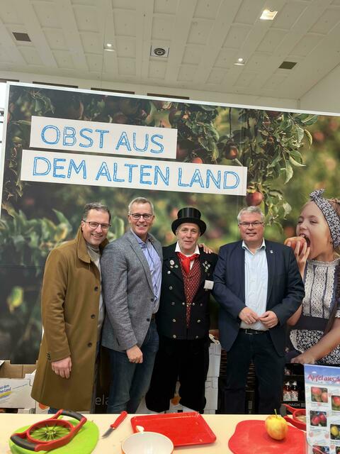 Ein Landrat, drei Bürgermeister (v.li.): Kai Seefried, Knut Willenbockel, Timo Gerke und Matthias Riel | Foto: M.R.