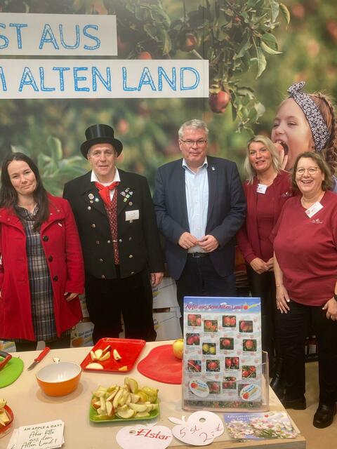 Bürgermeisterbesuch am Messestand | Foto: M.R.
