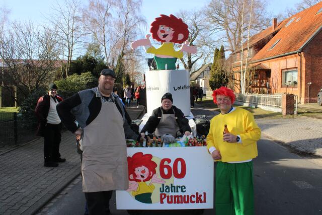 Als Fußgruppe am Start (v. li.): Christian Vick, Bruder Olaf und Lars Beecken feierten "60 Jahre Pumuckl" | Foto: ce