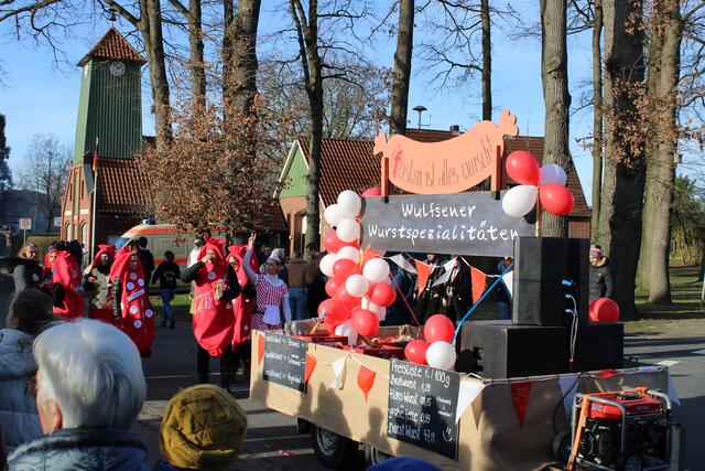 Der Spruch "Ich muss weg, ich hab noch Wurst im Auto!" gab den Anstoß für dieses leckere Motiv | Foto: ce