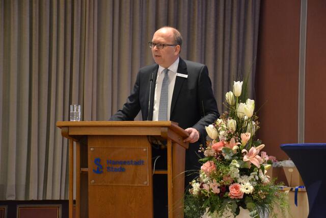 Stader Bürgermeister Sönke Hartlef  | Foto: sc