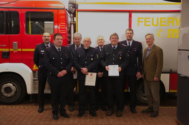 Die geehrten Feuerwehrleute der Freiwilligen Feuerwehr Lindhorst | Foto: A. Feldtmann Pressesprecher der FF Seevetal