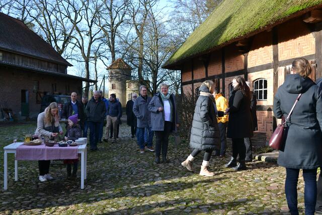 Rund 40 (Samtgemeinde-)Ratsmitglieder mit Familien nahmen am Neujahrsauftakttreffen teil | Foto: bim
