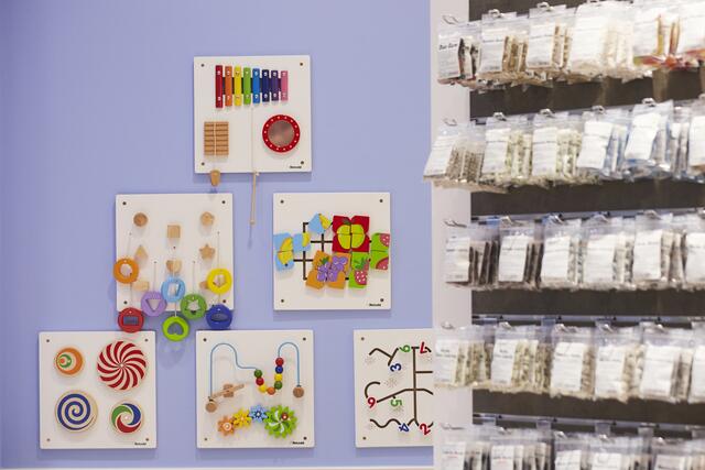 Für die Kinder gibt es einen Spielbereich | Foto: Hecht-Apotheke