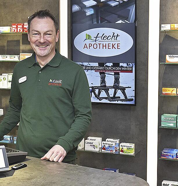 Apotheker Armin Hecht freut sich über den Kundenzuspruch | Foto: Axel-Holger Haase
