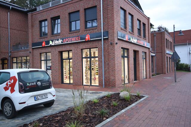 Die Hecht-Apotheke liegt zentral in Jesteburg an der Hauptstraße 47 im Gesundheitszentrum. Parkplätze befinden sich direkt am Haus | Foto: Hecht-Apotheke