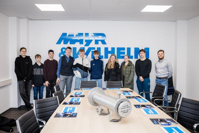 Beim Apparatehersteller Mayr &amp; Wilhelm GmbH &amp; Co. KG lernten die Jugendlichen die vielfältigen Arten der Bearbeitung von Metallen kennen | Foto: Markus Höfemann