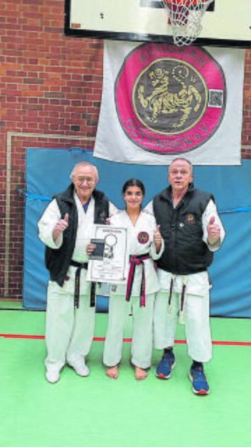 Lutz Fischer (li.) hat jahrzehntelange Erfahrung beim Karate | Foto: ig