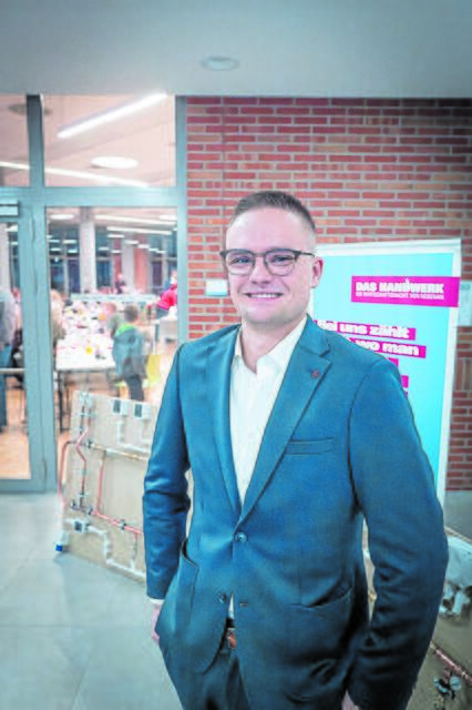 Von der Industrie ins Handwerk gewechselt: der Innungsbeste Oliver von Elling  | Foto:  Ernst Ryll