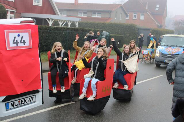 "Achternbahn" war das Thema dieser Toppenstedter Kindergruppe | Foto: ce
