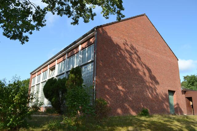 Die alte Sporthalle soll im Sommer abgerissen werden