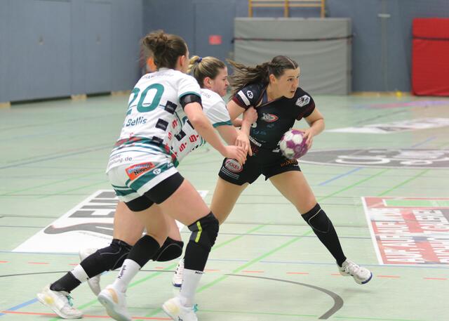 Hanne Nilsen Morlandstø (re., am Ball) kam auf insgesamt fünf Treffer | Foto: cc