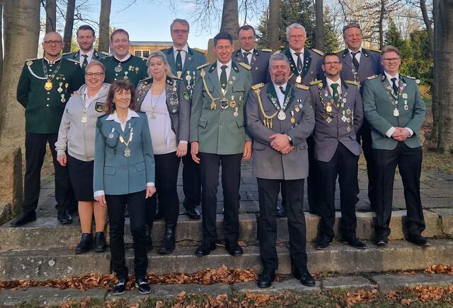 Die am Schießen beteiligten Majestäten | Foto: Schützenverein