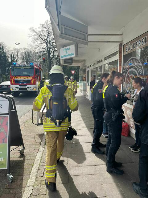 Blick auf die Einsatzstelle am Lerchenweg in Stade-Hahle. | Foto: Feuerwehr Wiepenkathen