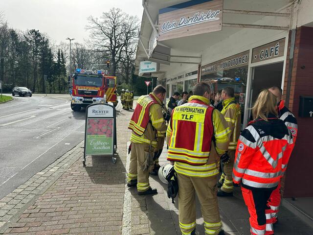 Blick auf die Einsatzstelle am Lerchenweg in Stade-Hahle. | Foto: Feuerwehr Wiepenkathen