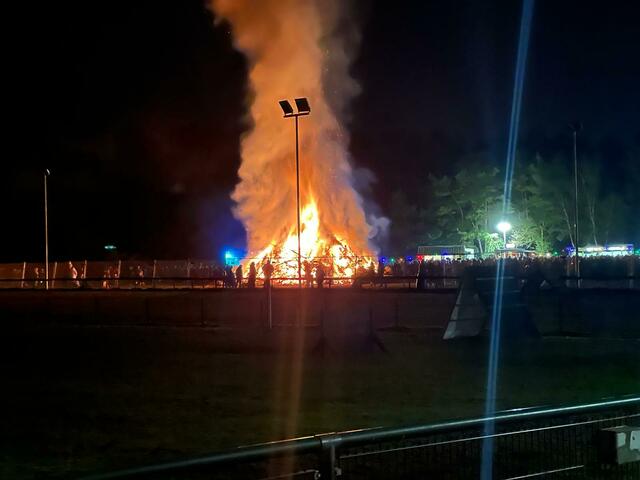 Das Osterfeuer In Stelle | Foto: sra
