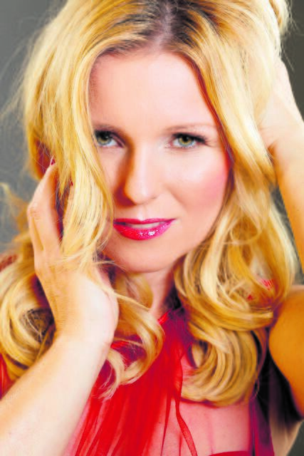 Popschlager-Sängerin Nadine Sieben | Foto: René_Lüdtke