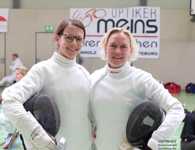 Das Geschwister-Duo Henrike Pröhl (li.) und Hilke Marsetz vom Fecht-Club Soltau belegte beim Damen-Degen die Plätze fünf und drei | Foto: cc