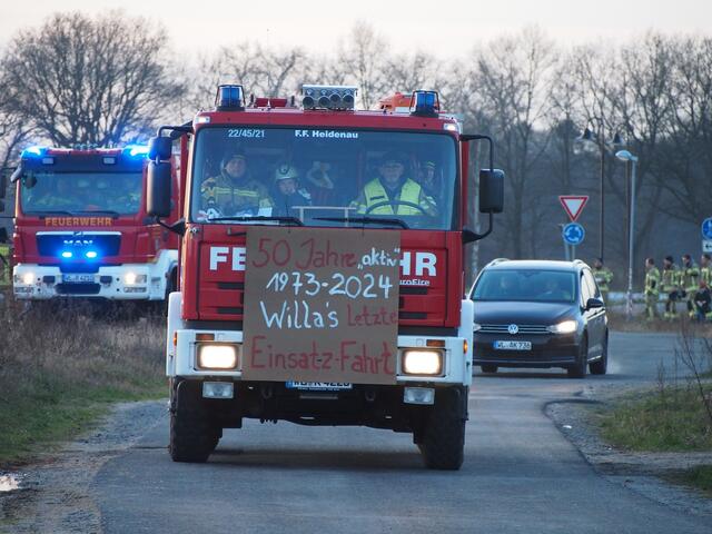 Am Steuer des  Löschgruppenfahrzeugs holte Kröger seine alten Kameraden ab | Foto: Dirk Mosurat / FF Heidenau