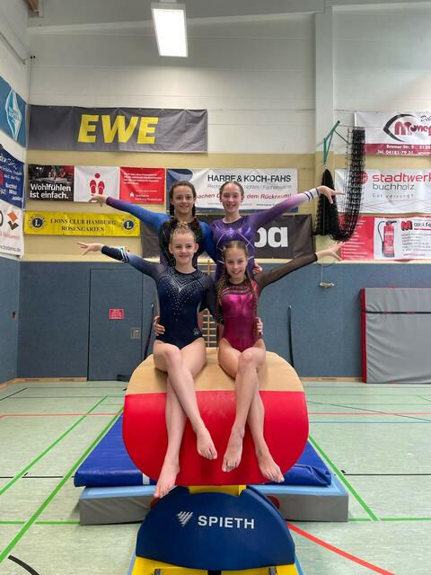 Das Team des TSV Winsen mit (hintere Reihe v.l.): Julia Gregalis und Marla Jacob sowie (vorne v.l.): Lena Nielsen und Flora Prause 
 | Foto: TSV