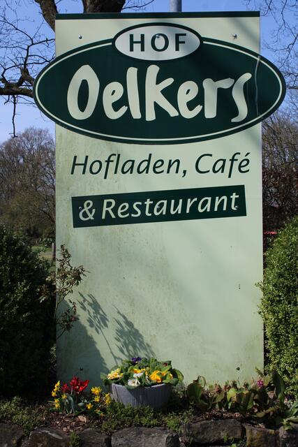 Gastgeber: Die Messe "Haus und Garten Welt" findet wieder auf dem Hof Oelkers in Wenzendorf statt | Foto: pöp