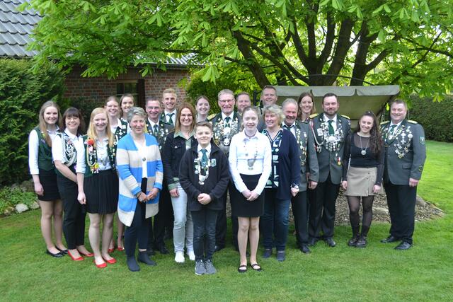 Die Majestäten des Schützenvereins Holvede auf einen Blick | Foto: bim
