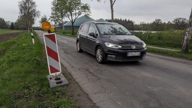 Die kaputte K64 zwischen Kakerbeck und Bargsdtedt steht exemplarisch für den Zustand vieler Kreisstraßen | Foto: jd