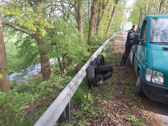 An dieser Stelle wurden 13 Autoreifen gefunden | Foto: Olaf Schmerling