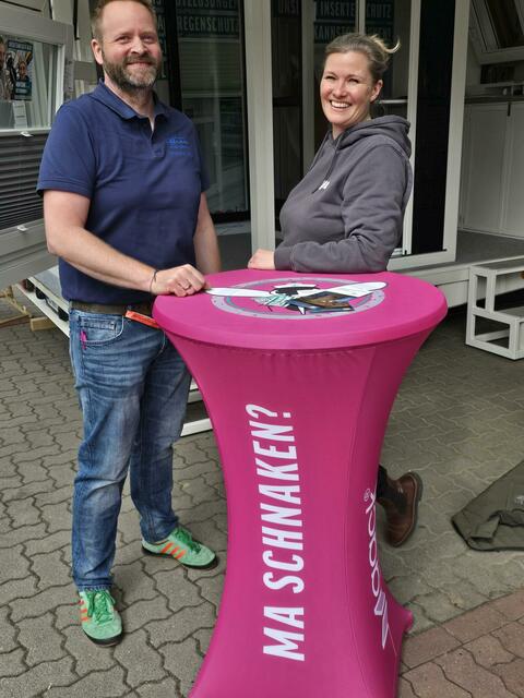 Christopher Maack (li.) und Sandra Witt waren mit dem Messeverlauf zufrieden | Foto: thl