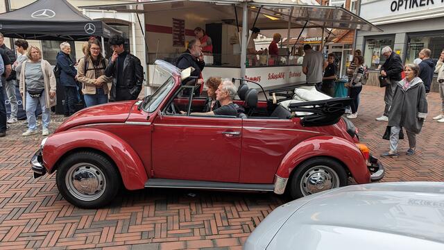 Dank bestem Wetter ging es bei der Autoschau auch "oben ohne" | Foto: Tobias Benecke