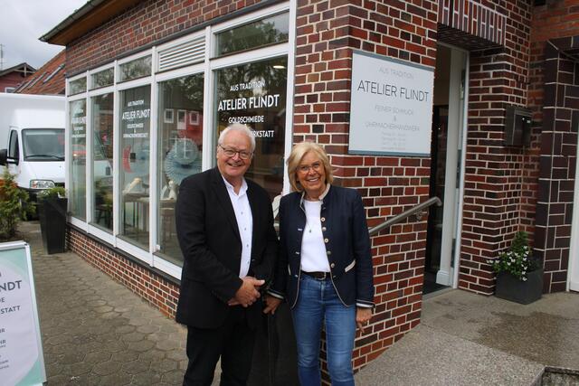 Charlotte und Hans-Uwe Weyer freuten sich am verkaufsoffenen Sonntag über viele Kunden in ihrem Atelier Flindt | Foto: ce
