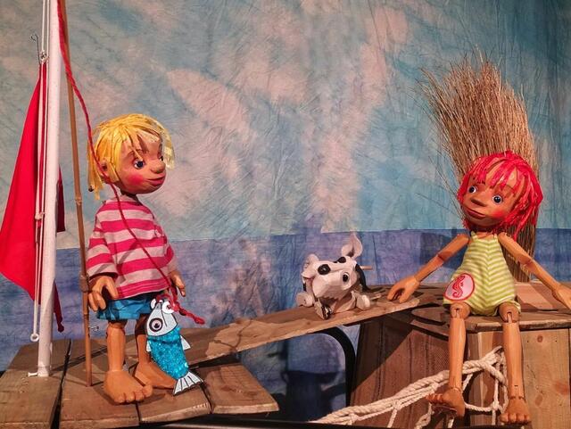Mit Luzie und Oskar erleben kleine Kinder eine sommerliche Strandgeschichte | Foto: Andrea Haupt, Wolfsburger Figurentheater Company