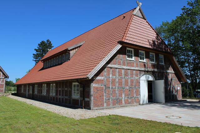 Fachwerk und Gebälk des Hauptgemäudes stammen von einem Zweiständerhaus aus dem Jahre 1790 aus dem Landkreis Rotenburg | Foto: pöp