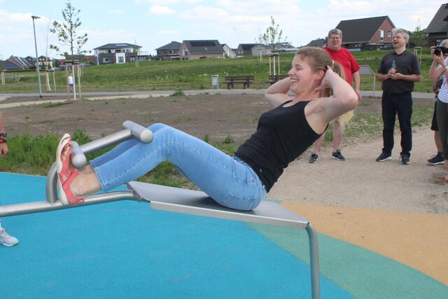 Mara Bostelmann vom TSV Todtglüsingen an der neuen Calisthenics-Anlage | Foto: pm