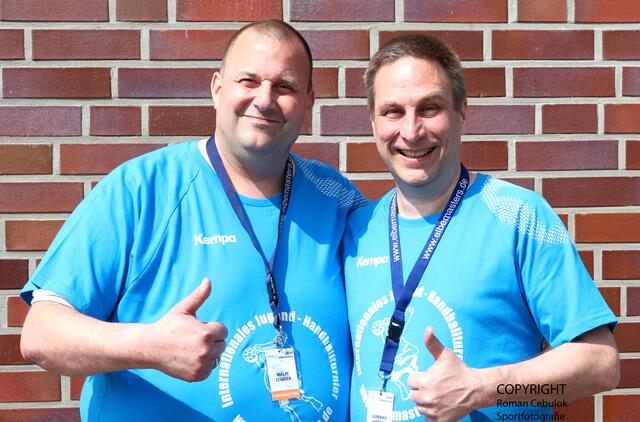 Auch das Vorstands-Duo vom Ausrichter JHV Winsen (v.l.): Malte Stainer und Gunnar Dibbern waren mit dem Turnierverlauf zufrieden | Foto: cc