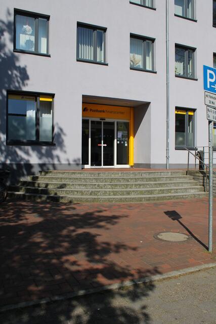 Die Hauptfiliale der Deutschen Post an der Poststraße in Buchholz 